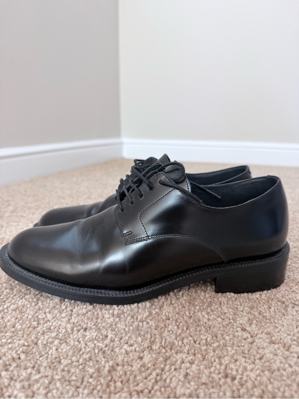 Women's Classic Black Leather Lace-Up Loafers Dress Shoes size 38 or US 7 - 7.5